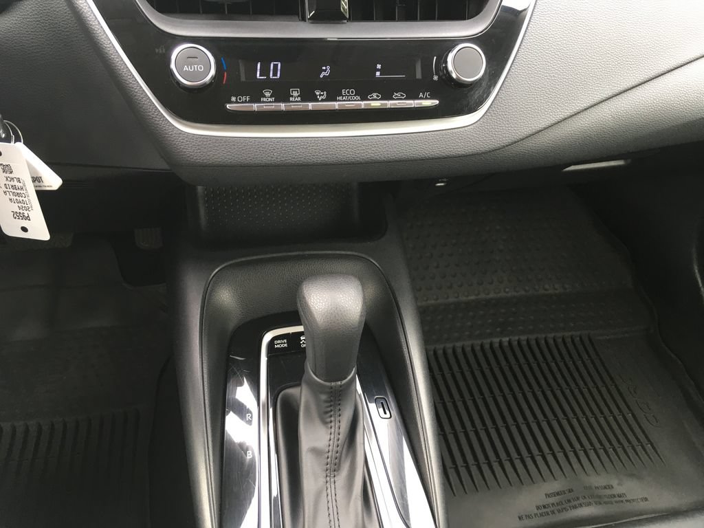 Used 2024 Toyota Corolla LE FWD image 16