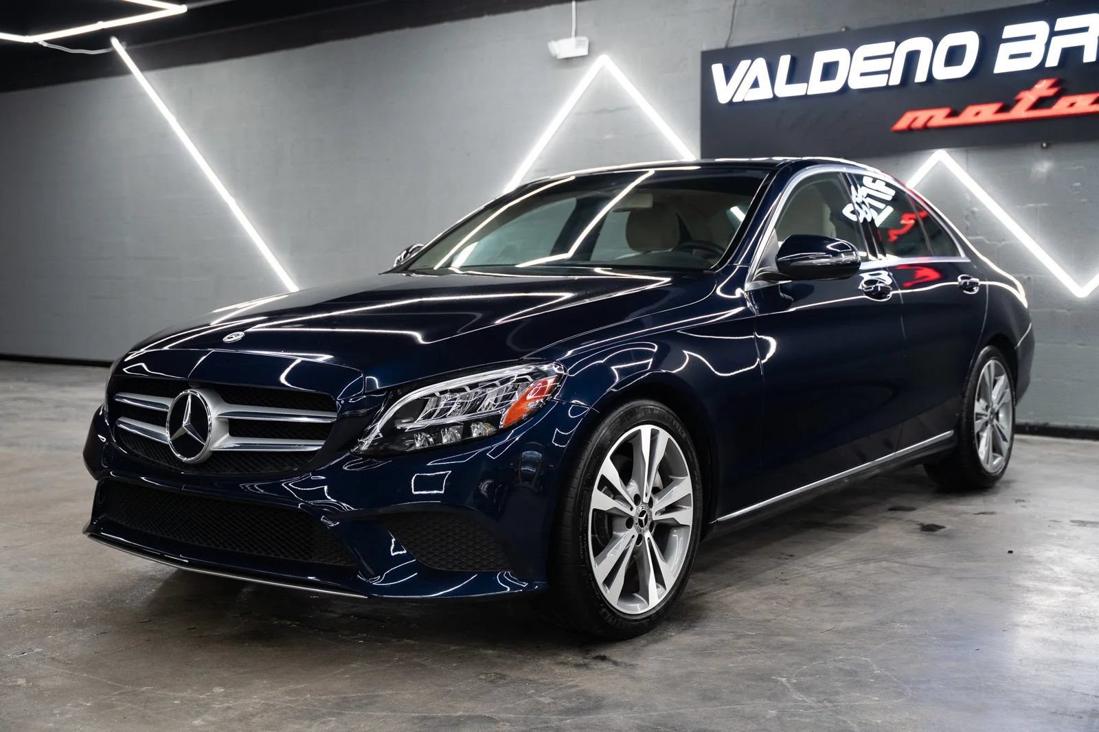 Used 2019 Mercedes-Benz C 300 Sedan image 6