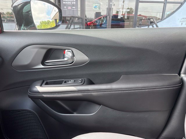 New 2027 Chrysler Pacifica LX FWD image 24
