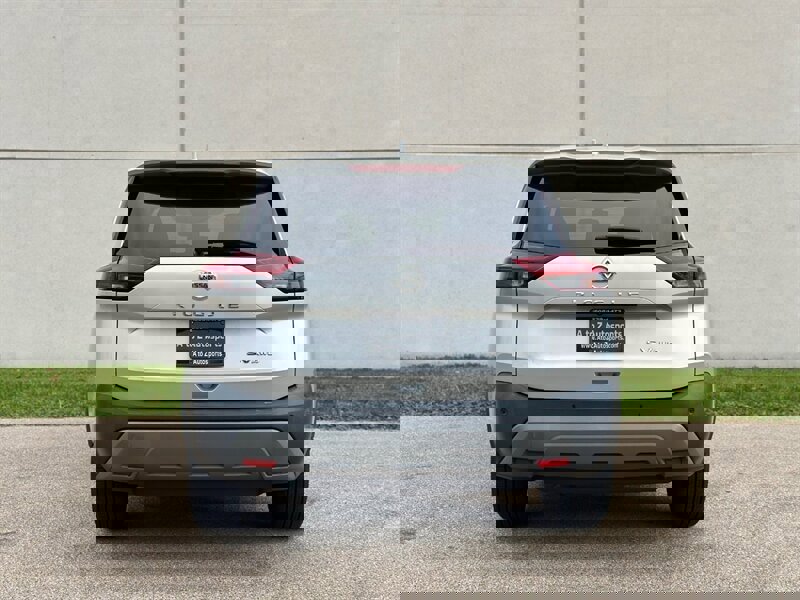 Used 2021 Nissan Rogue SV image 12