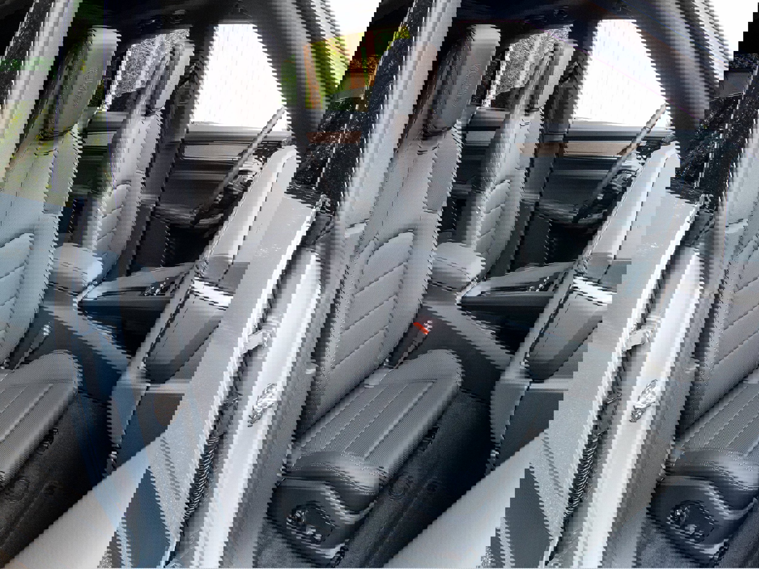 New 2025 Porsche Macan 4S Electric image 26