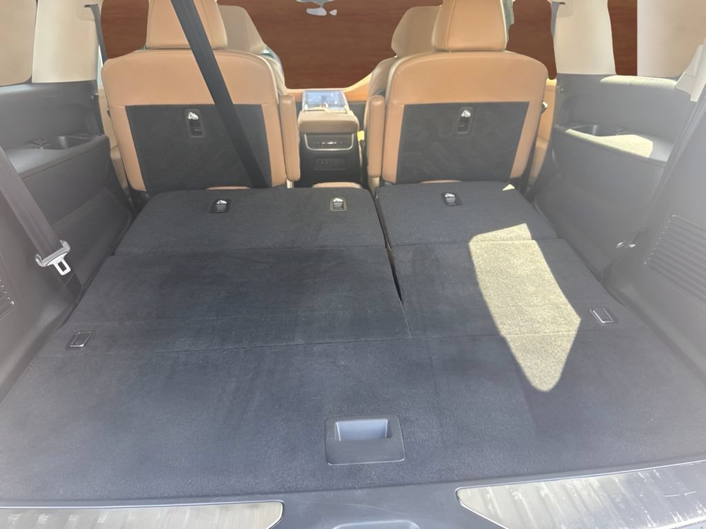 Used 2025 INFINITI QX80 Sensory AWD/4WD image 11