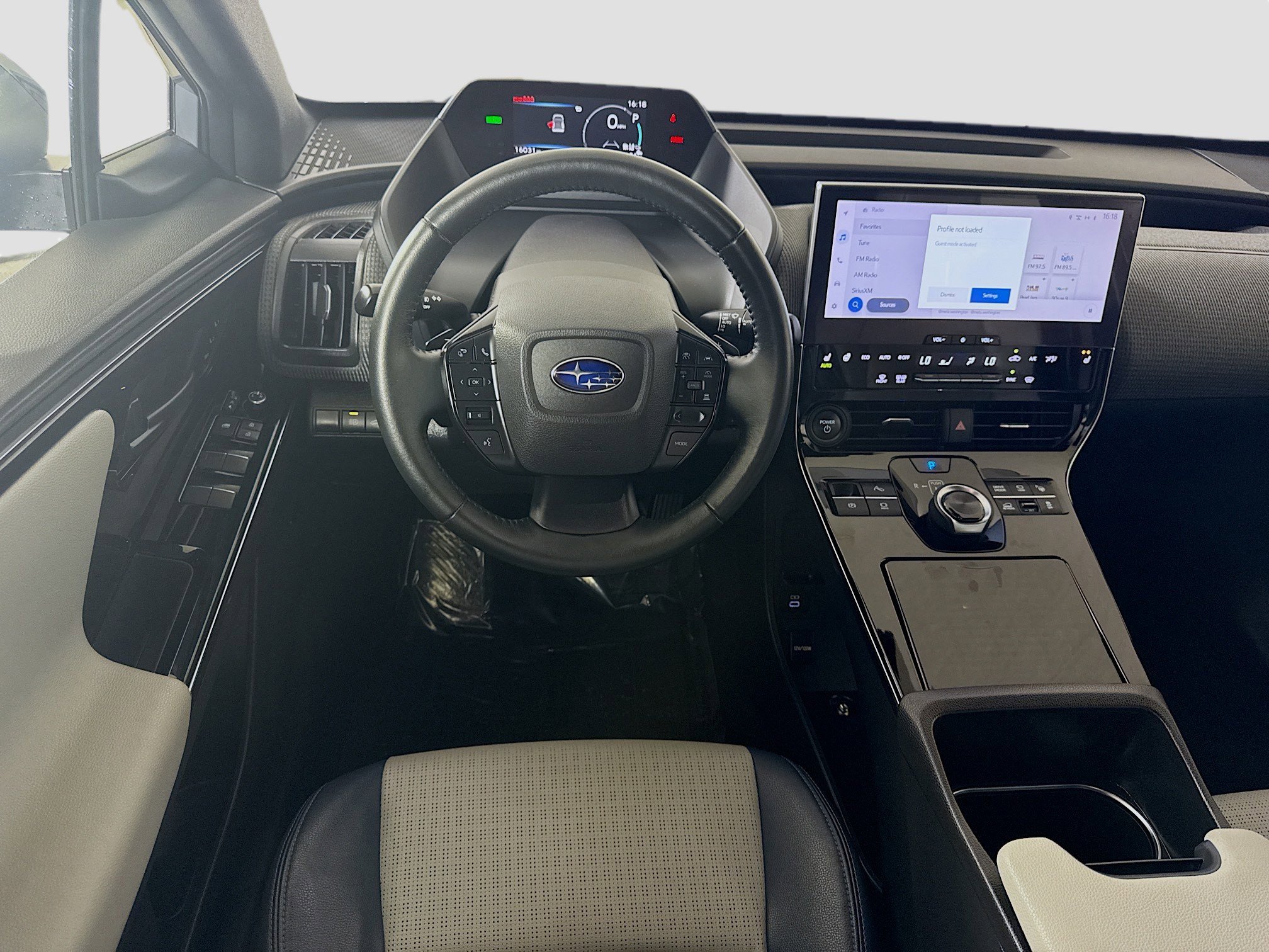 Used 2023 Subaru Solterra Limited image 17