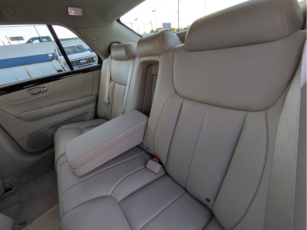 Used 2008 Cadillac DTS w/1SA image 20
