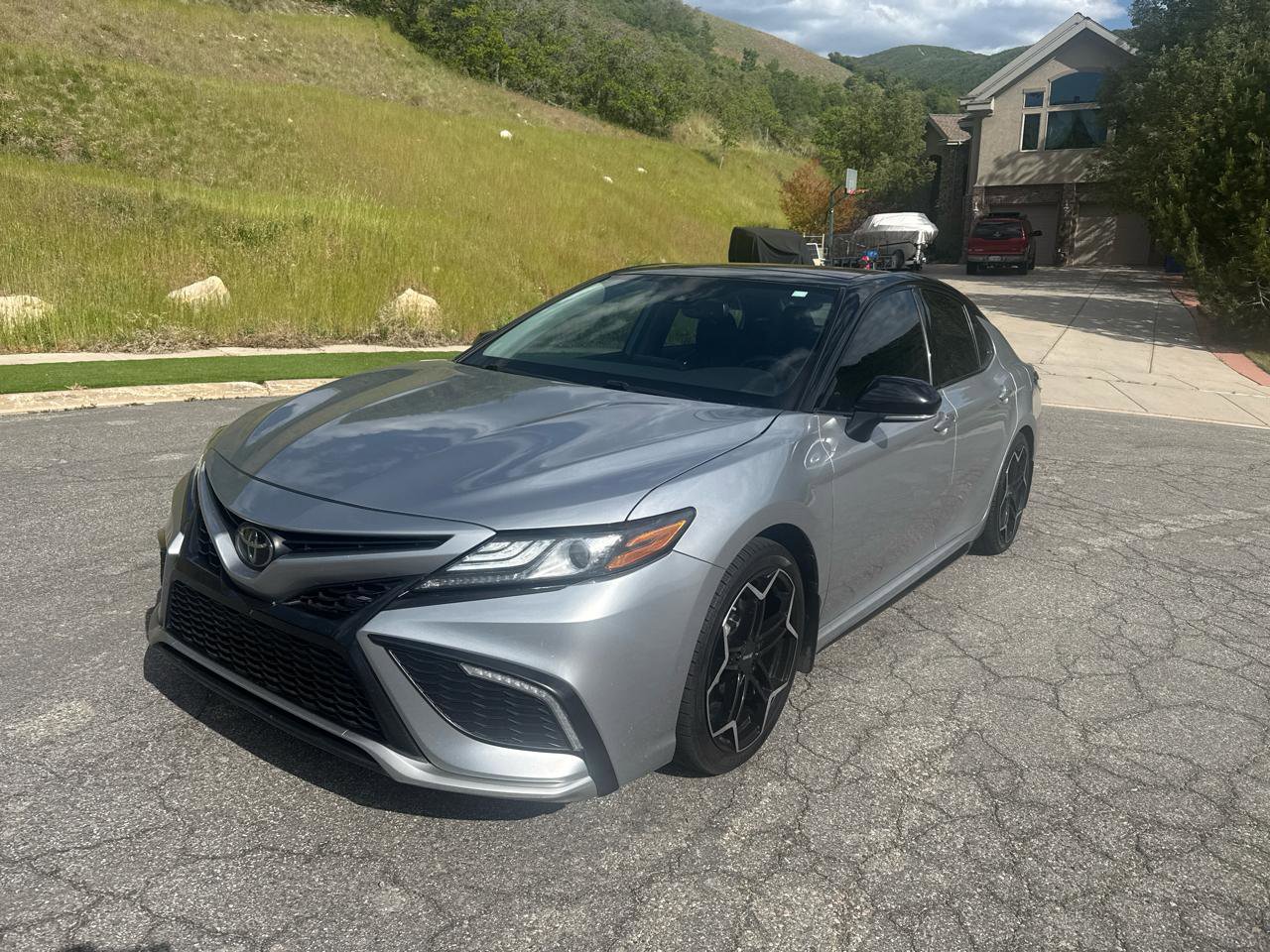 Used 2023 Toyota Camry XSE FWD image 2