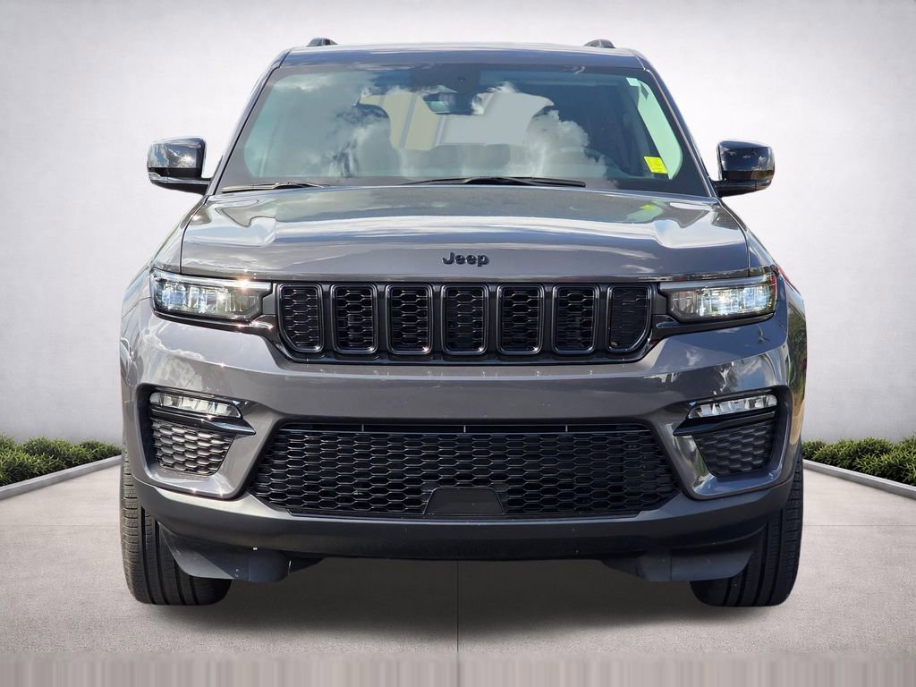 Used 2024 Jeep Grand Cherokee Limited w/ Black Appearance Package image 3