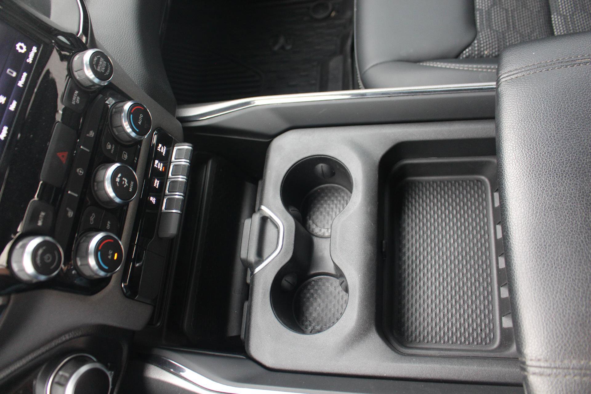 Used 2021 RAM 1500 4x4 Crew Cab image 15