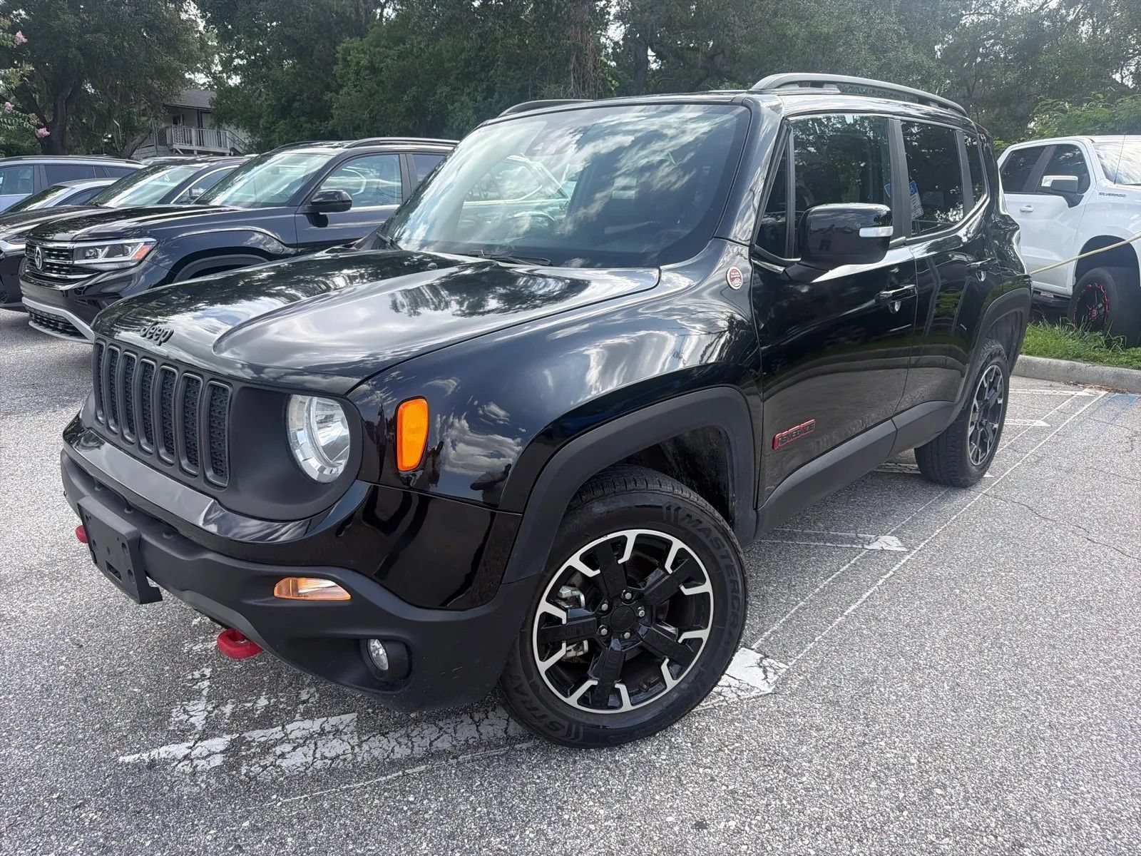 Used 2023 Jeep Renegade Trailhawk AWD/4WD image 2