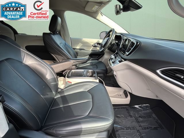 Certified 2024 Chrysler Pacifica Touring-L image 40