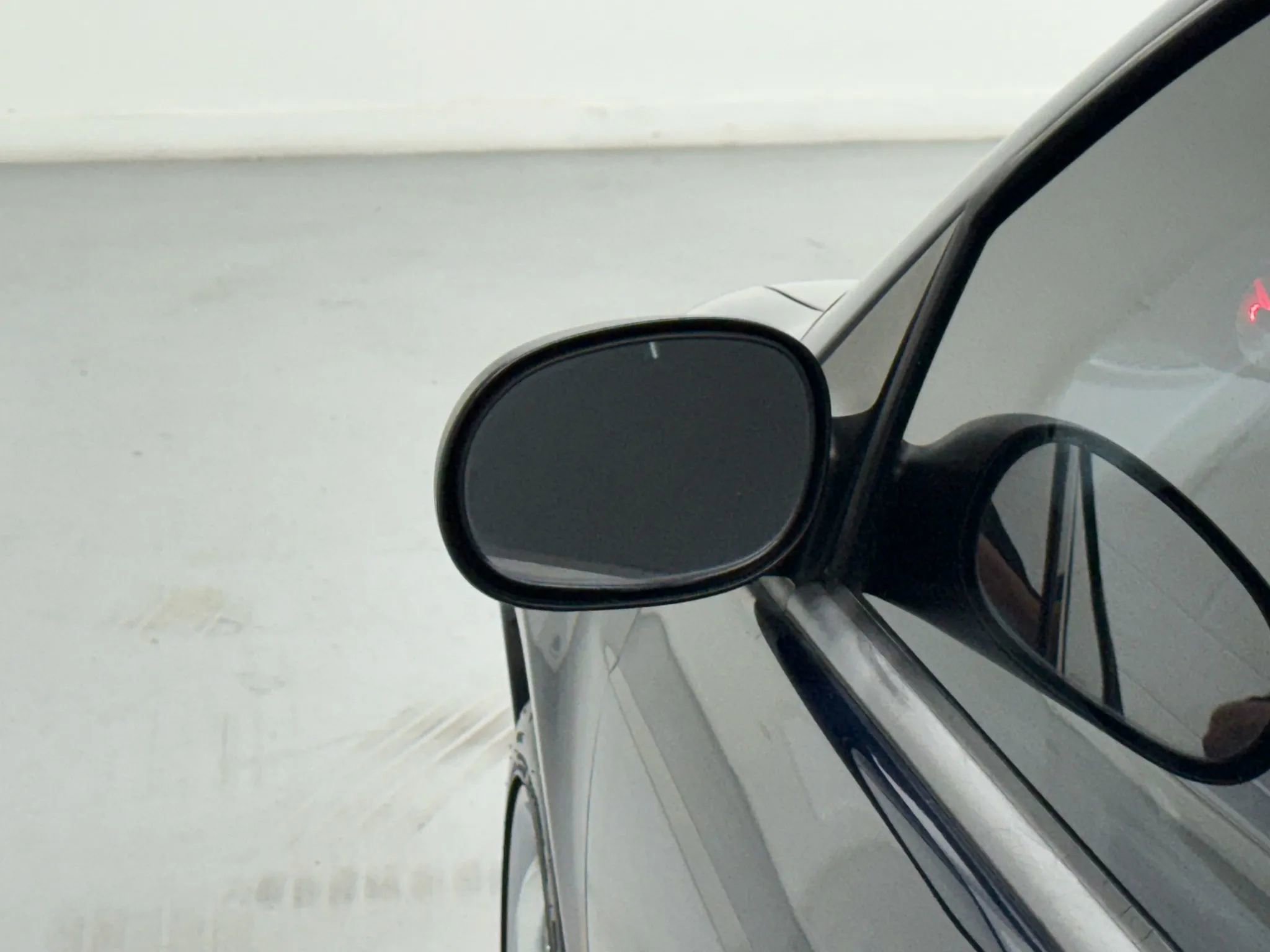 Used 2005 Dodge Neon SXT image 13