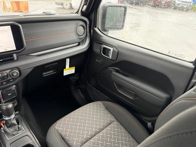 New 2026 Jeep Gladiator Mojave w/ Safety Group AWD/4WD image 32