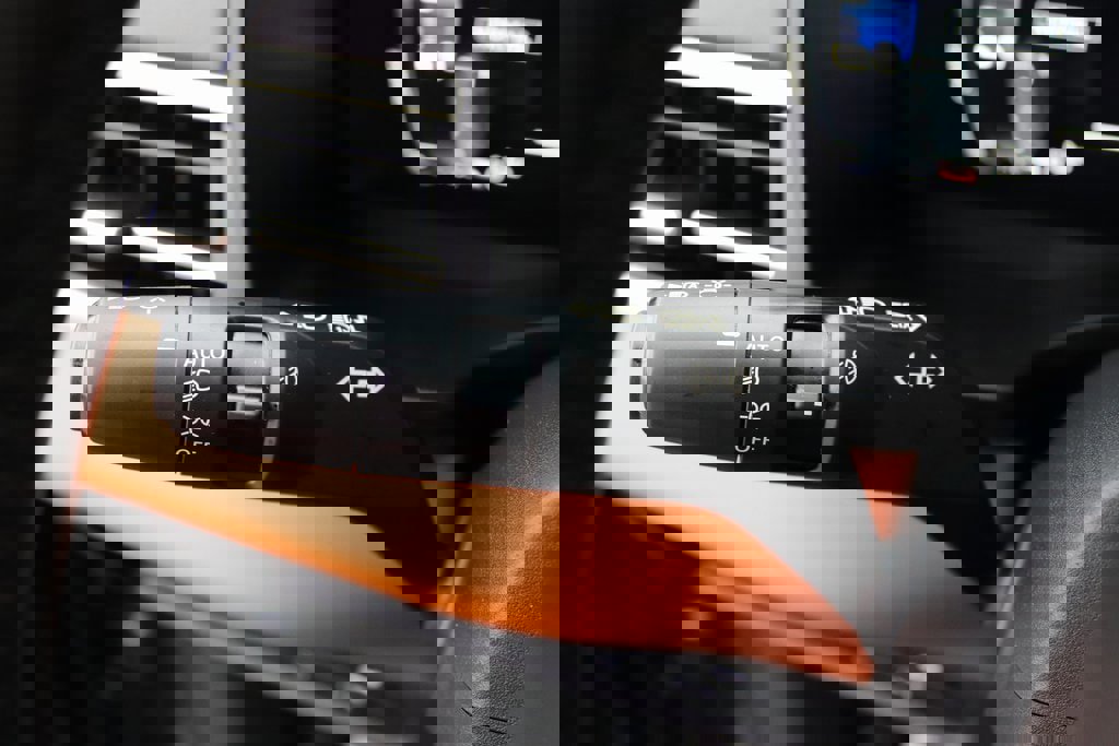 Used 2025 Mitsubishi Outlander SEL image 10