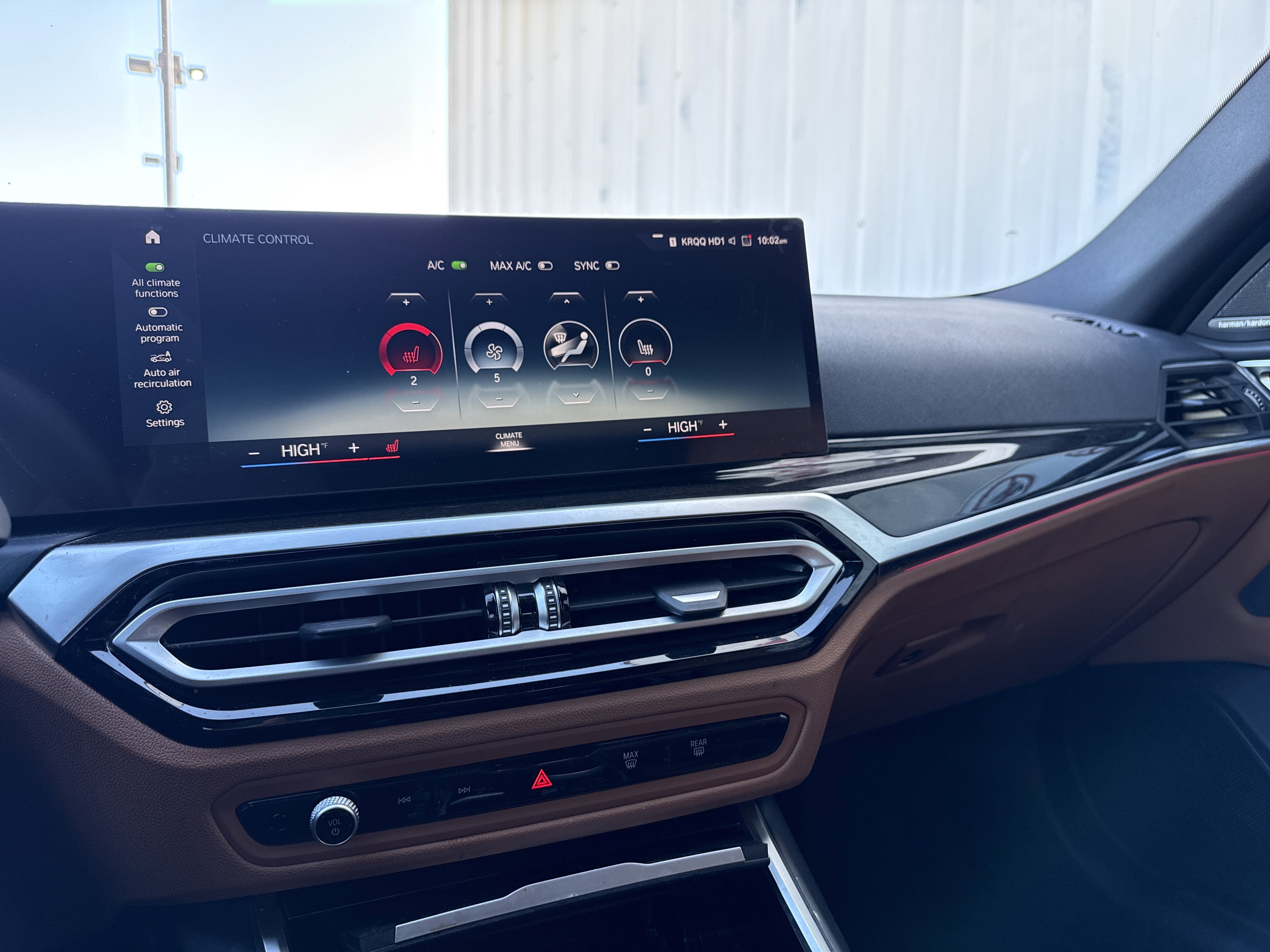 Used 2023 BMW i4 eDrive40 image 16