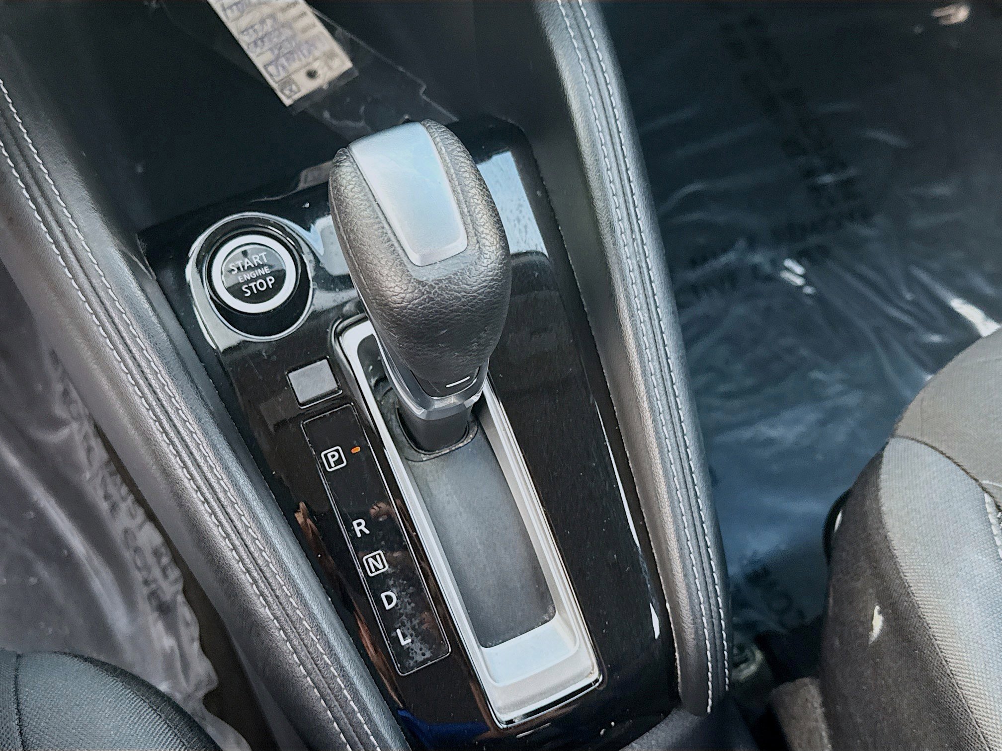 Used 2019 Nissan Kicks S image 15