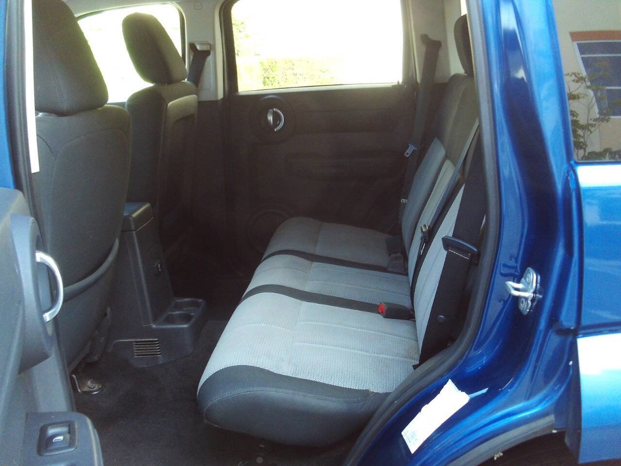 Used 2009 Dodge Nitro SE image 17