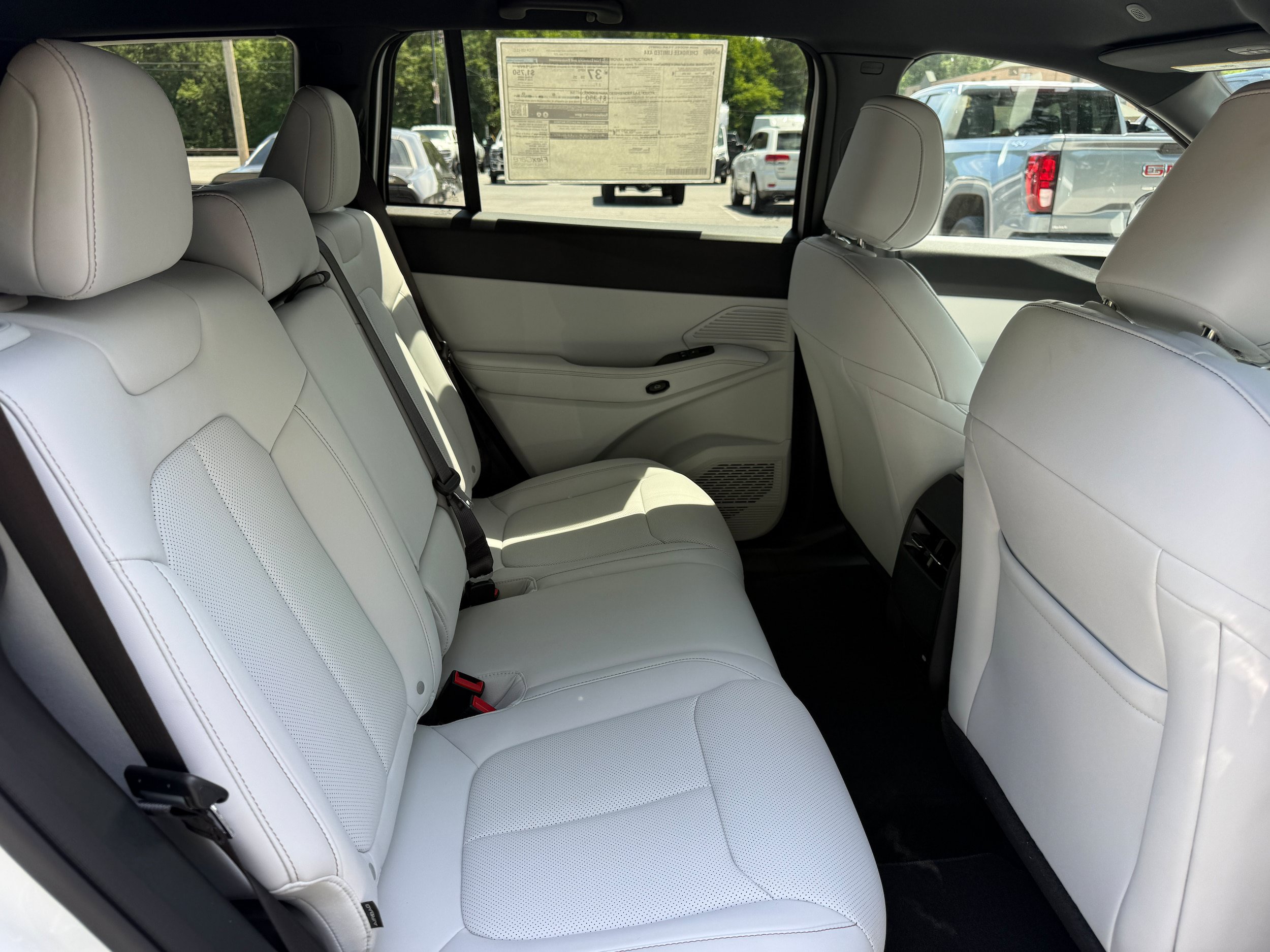 New 2026 Jeep Cherokee Limited AWD/4WD image 17