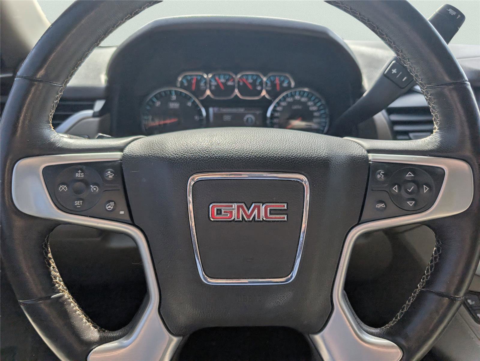 Used 2017 GMC Yukon SLT image 21