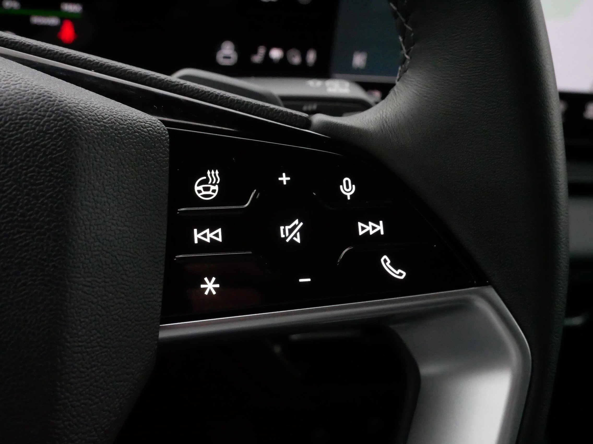 Used 2025 Audi Q6 e-tron Premium Plus w/ Premium Plus image 25