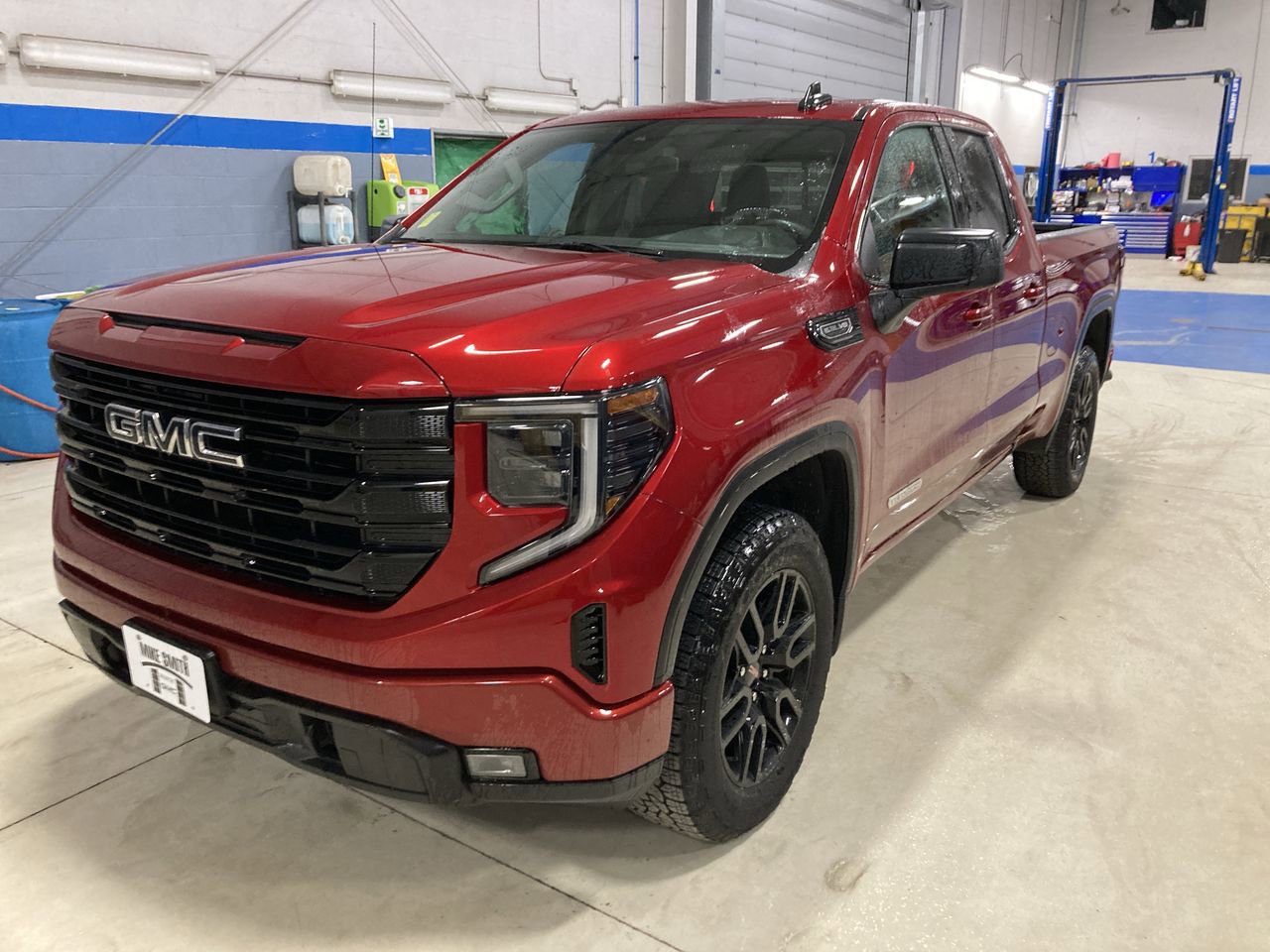 Used 2023 GMC Sierra 1500 Elevation w/ Preferred Package video 3
