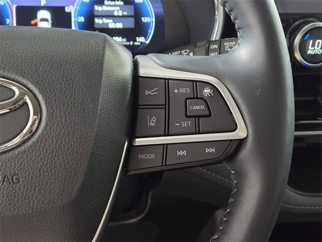 Used 2023 Toyota Highlander Platinum image 34