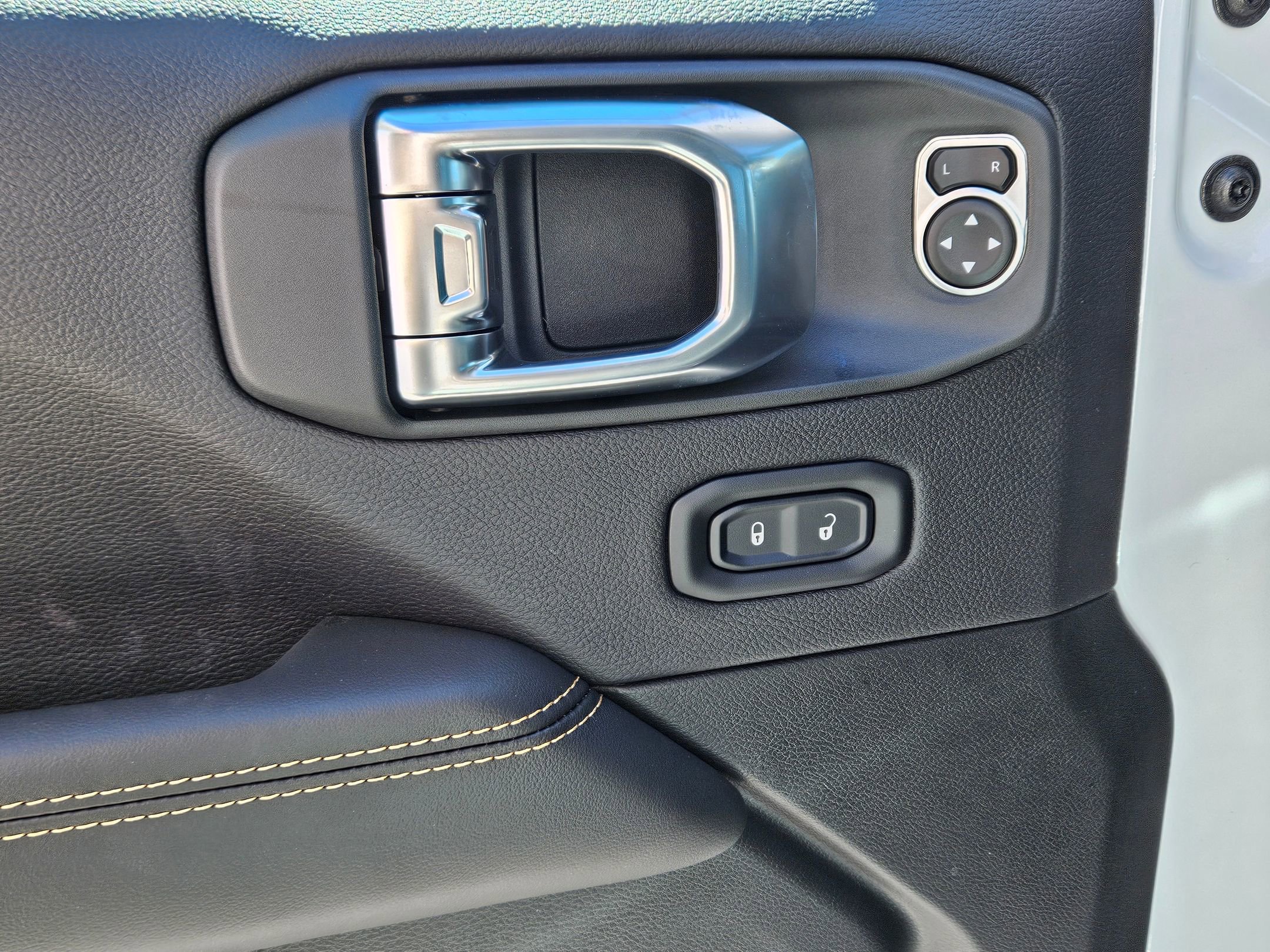 New 2026 Jeep Gladiator Sport image 17