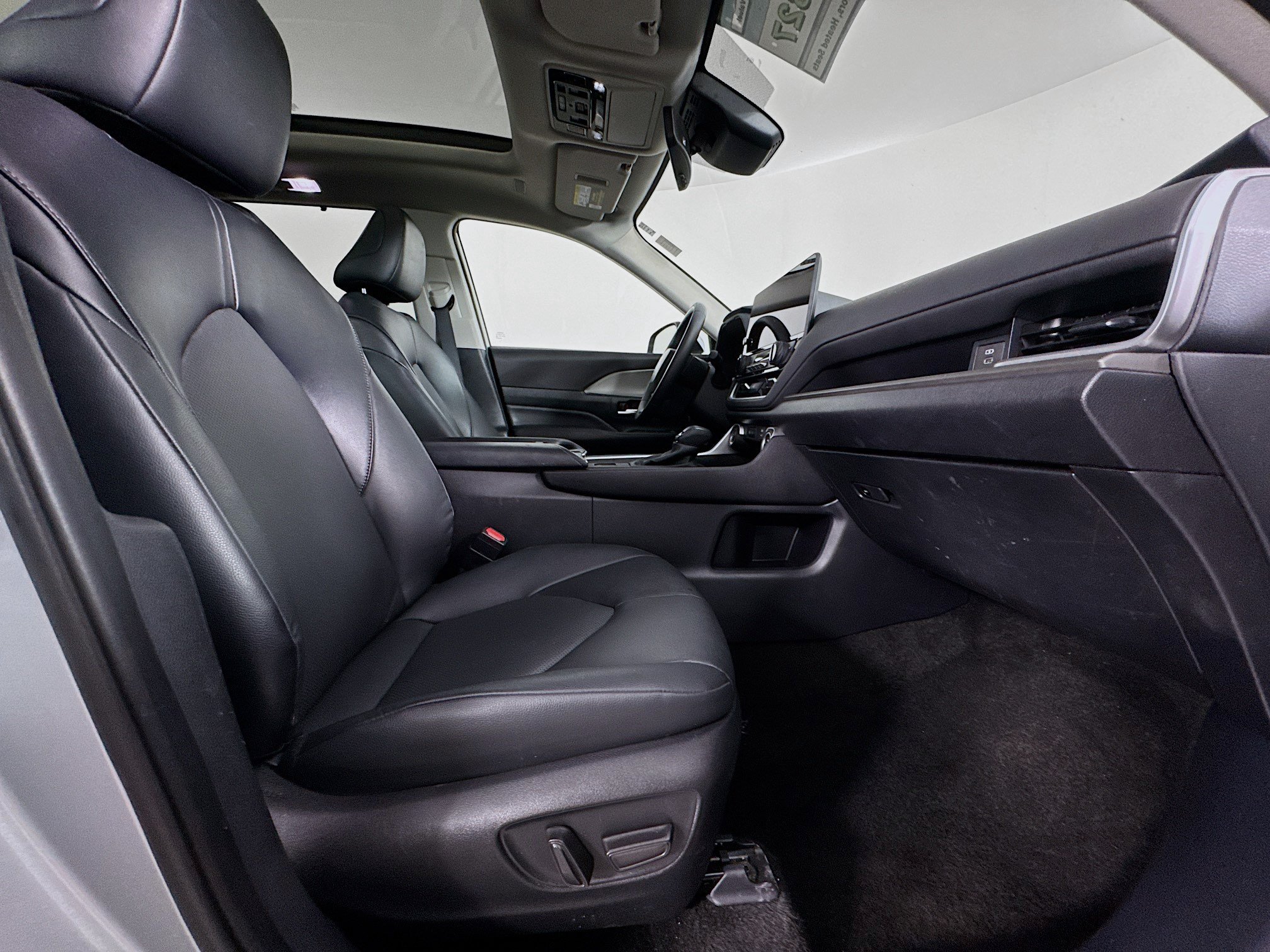 Certified 2025 Toyota Grand Highlander AWD image 29