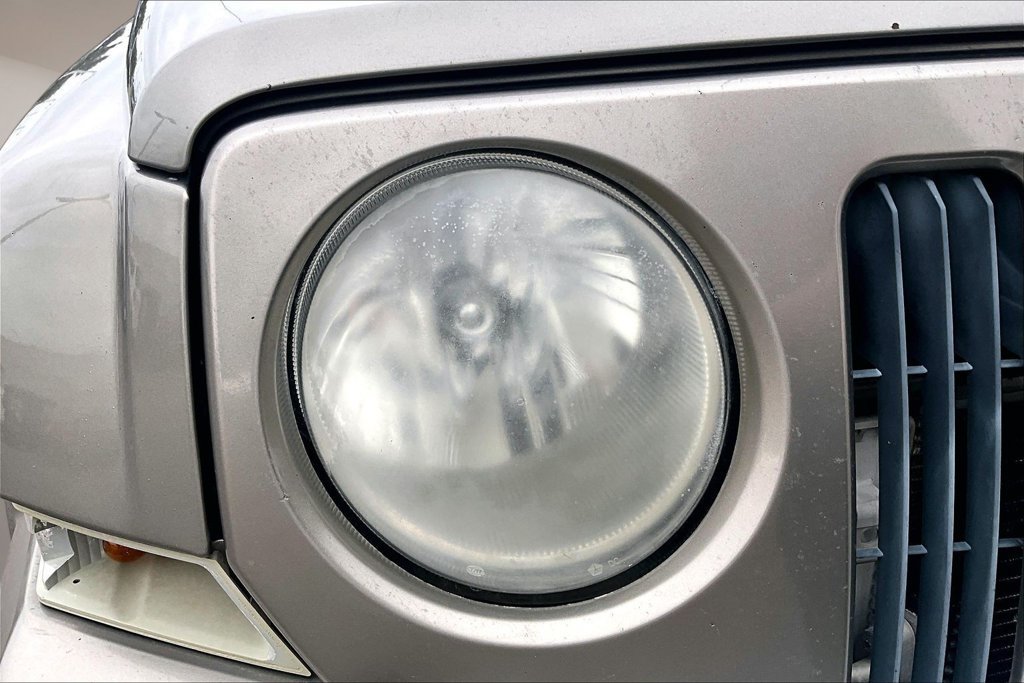 Used 2008 Jeep Patriot Limited FWD image 29