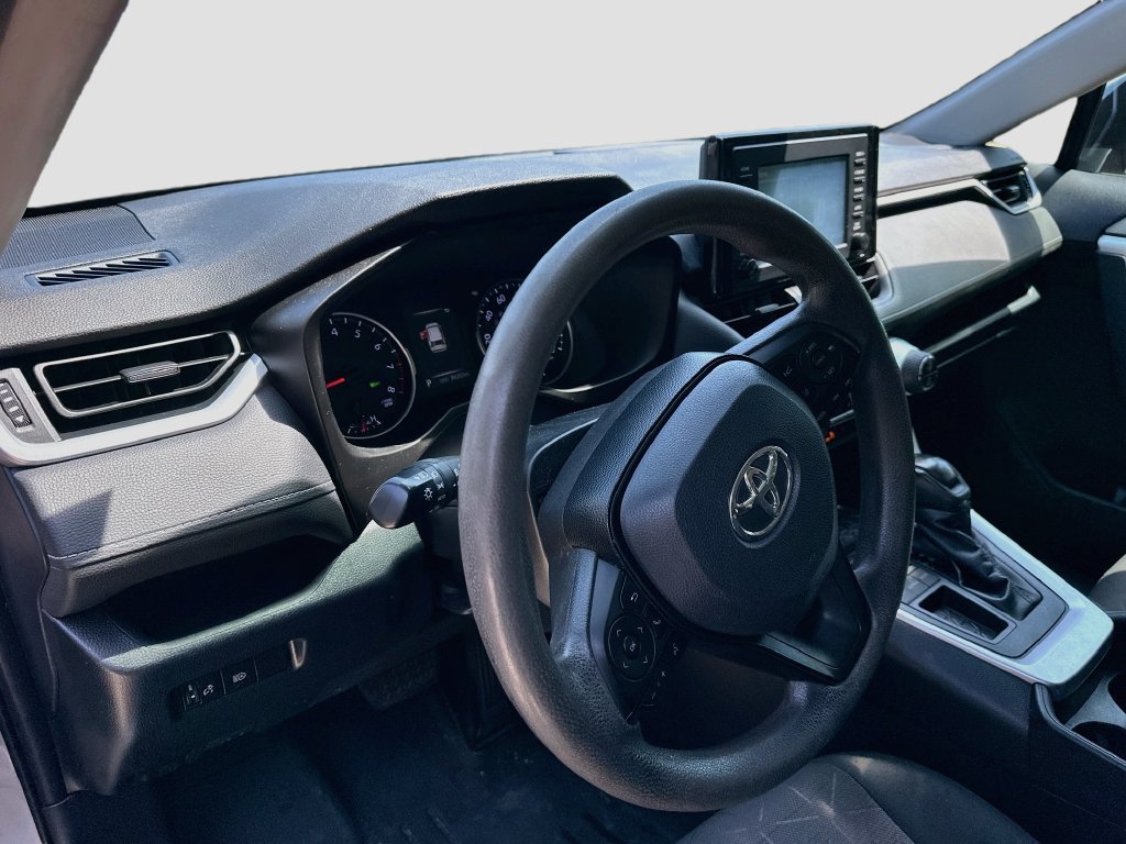 Used 2019 Toyota RAV4 XLE FWD image 9