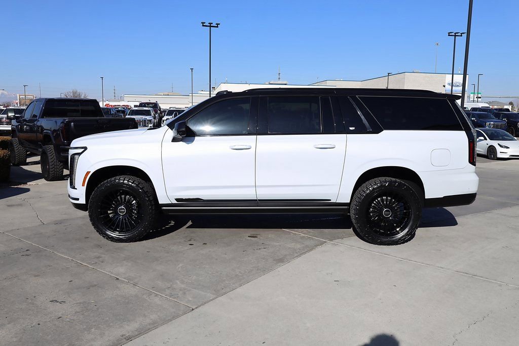 Used 2026 Cadillac Escalade ESV Sport w/ Touring Package image 3