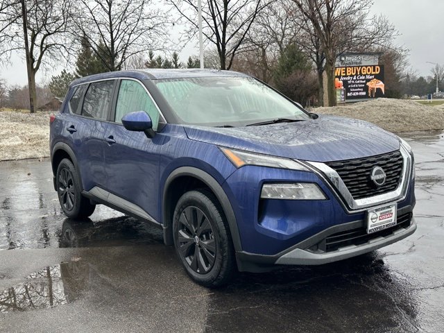 Certified 2023 Nissan Rogue SV image 3