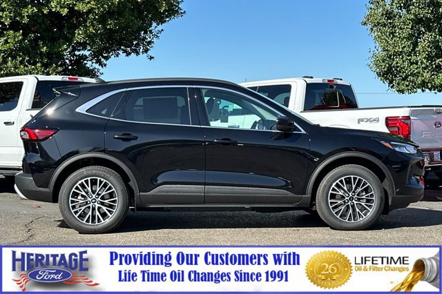 New 2025 Ford Escape SE w/ Class II Trailer Tow Package image 3