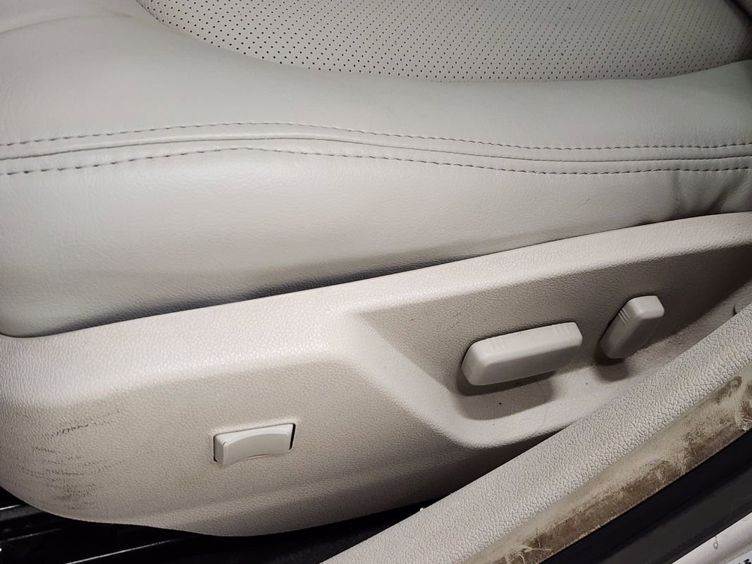 Used 2008 Cadillac CTS 3.6 AWD w/ Luxury Level One Package image 18