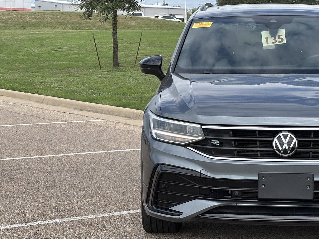 Used 2023 Volkswagen Tiguan SE R-Line FWD image 4