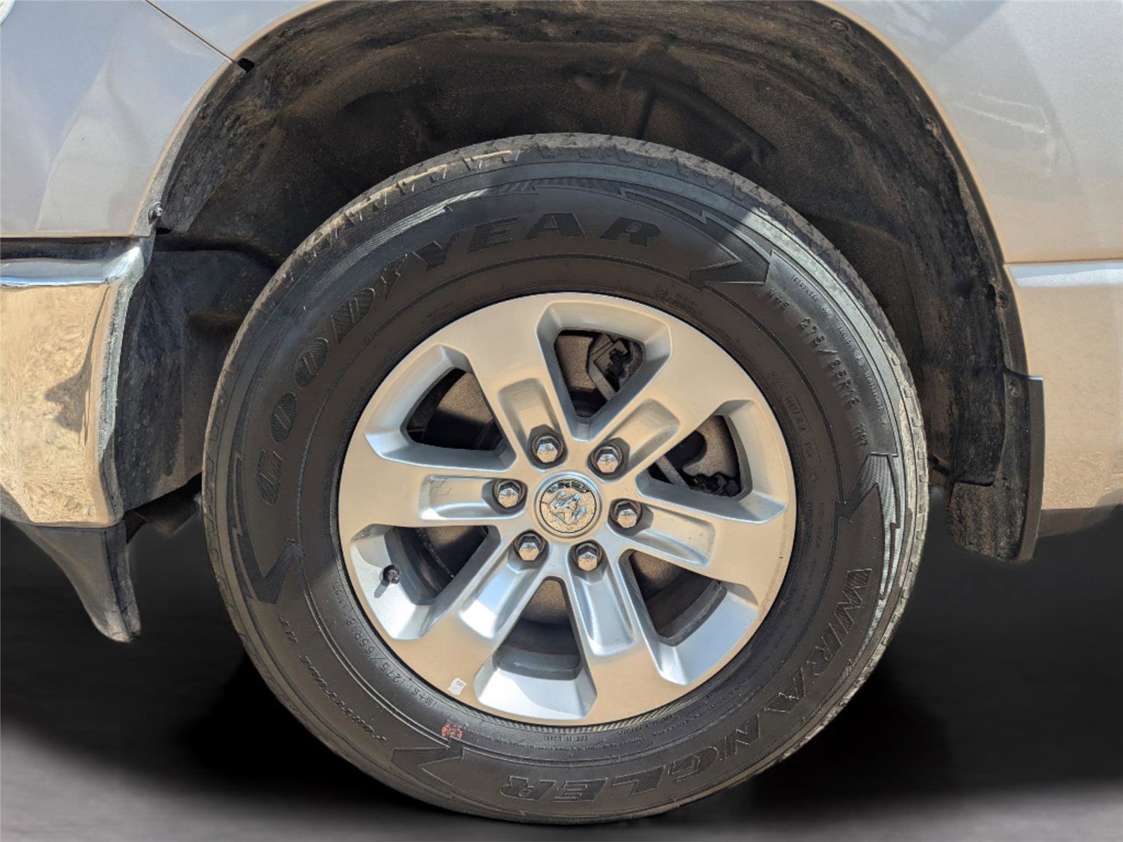 Used 2024 RAM 1500 Laramie image 9