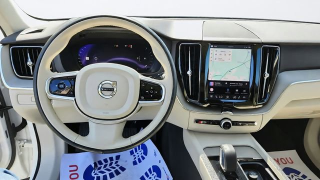 Used 2023 Volvo XC60 B5 Plus FWD image 14