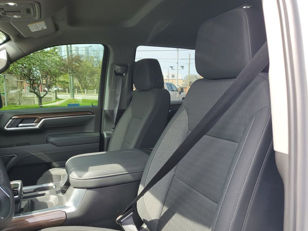 Used 2025 Chevrolet Silverado 1500 RST AWD/4WD image 17