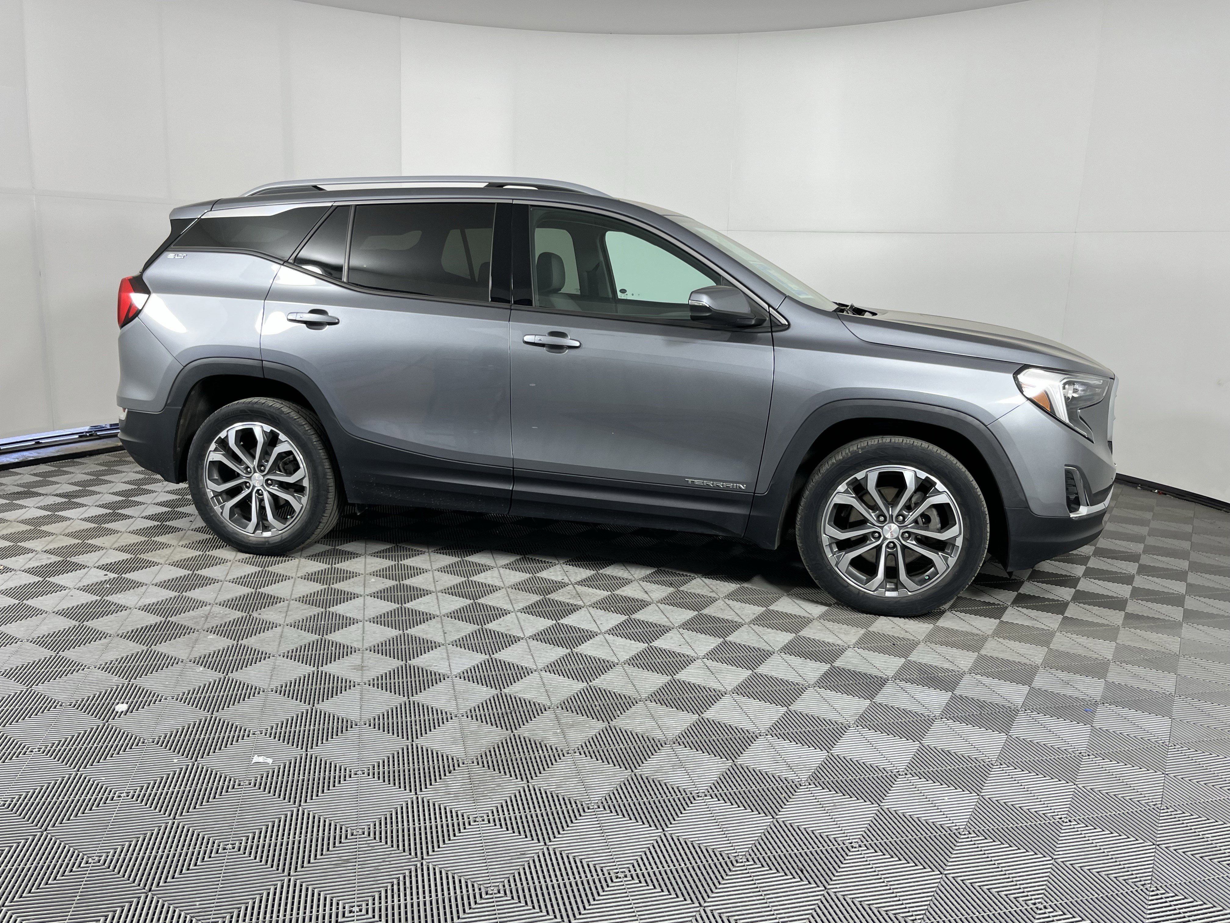 Used 2019 GMC Terrain SLT w/ Preferred Package AWD/4WD image 6