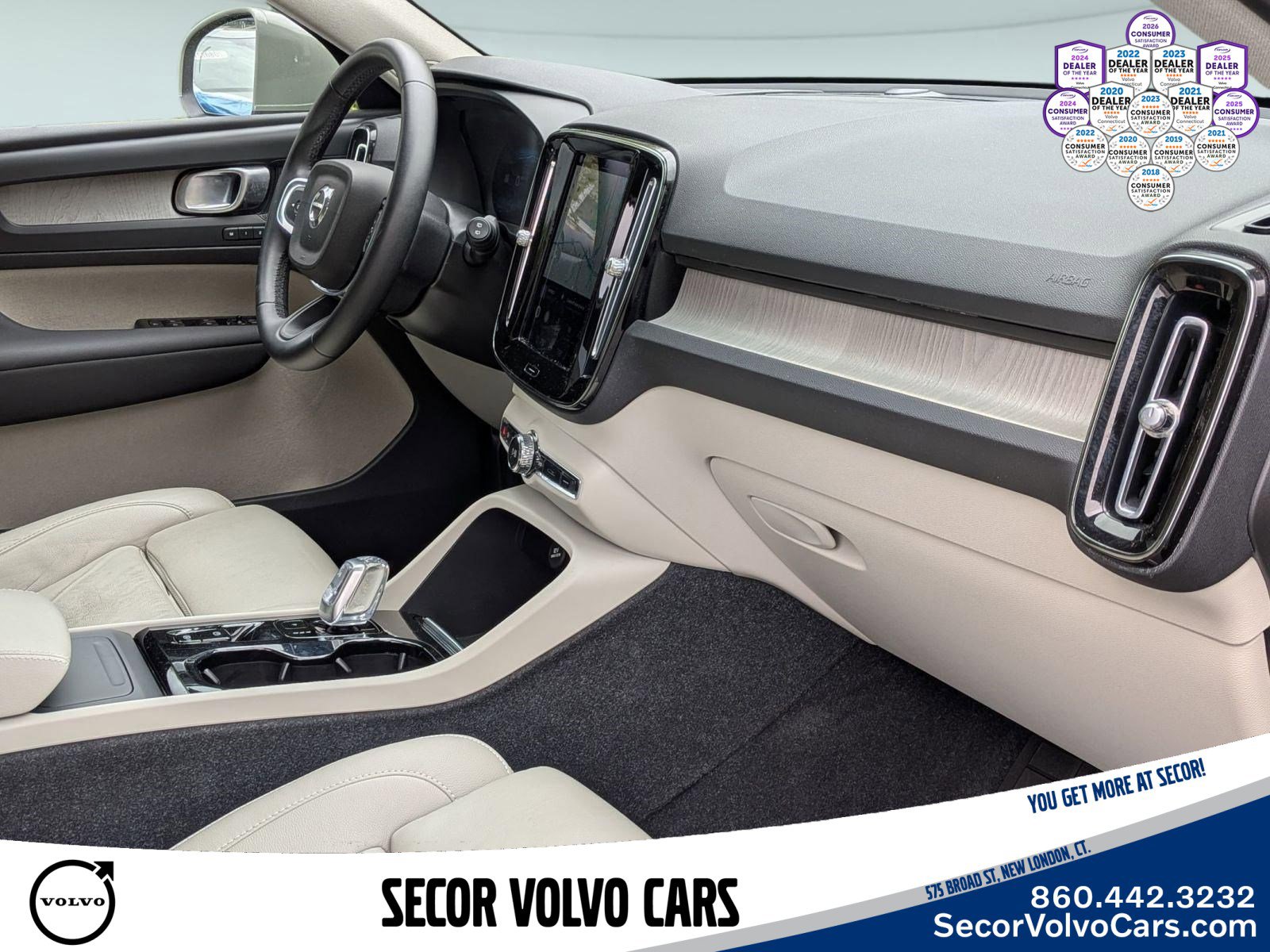 Certified 2023 Volvo XC40 B5 Plus w/ Driver Assist Package AWD/4WD image 28