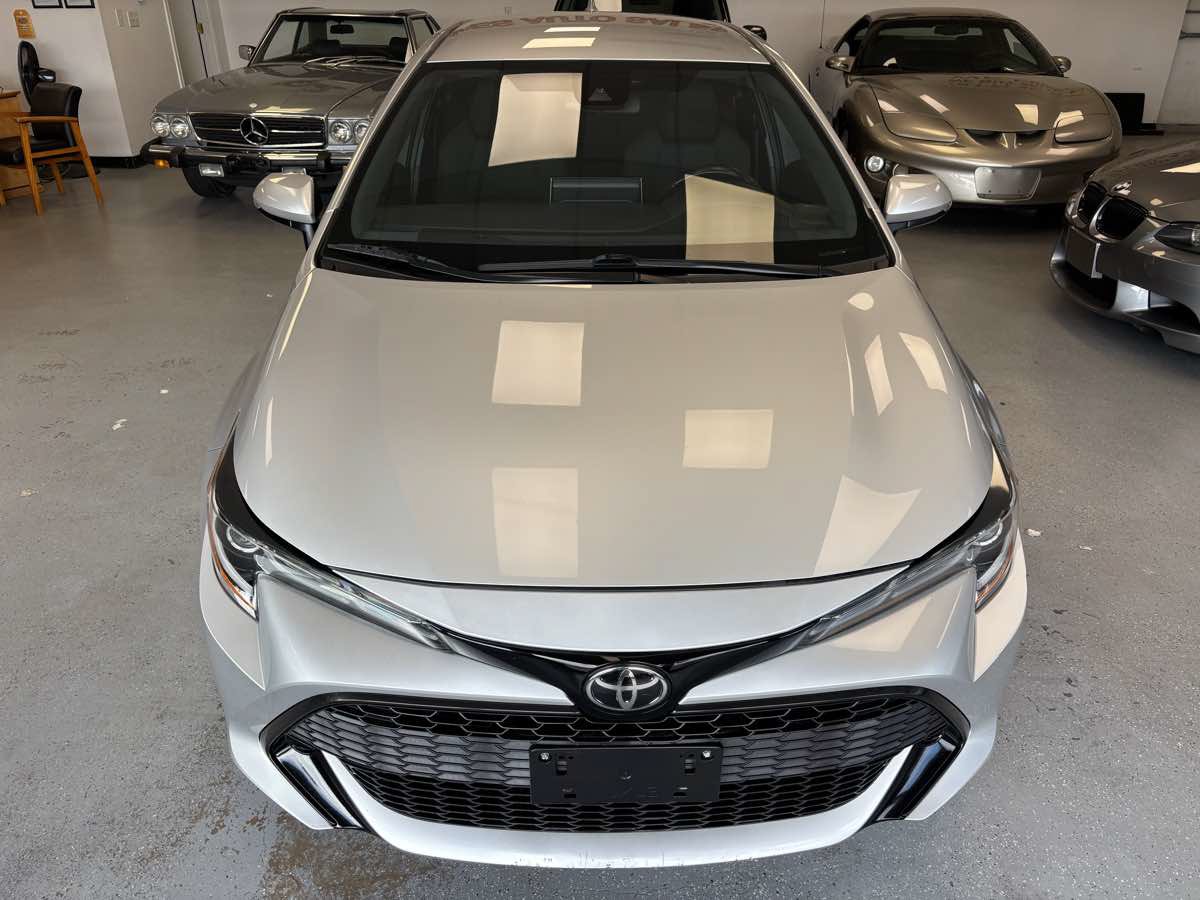 Used 2019 Toyota Corolla SE w/ Carpet Mat Package FWD image 2