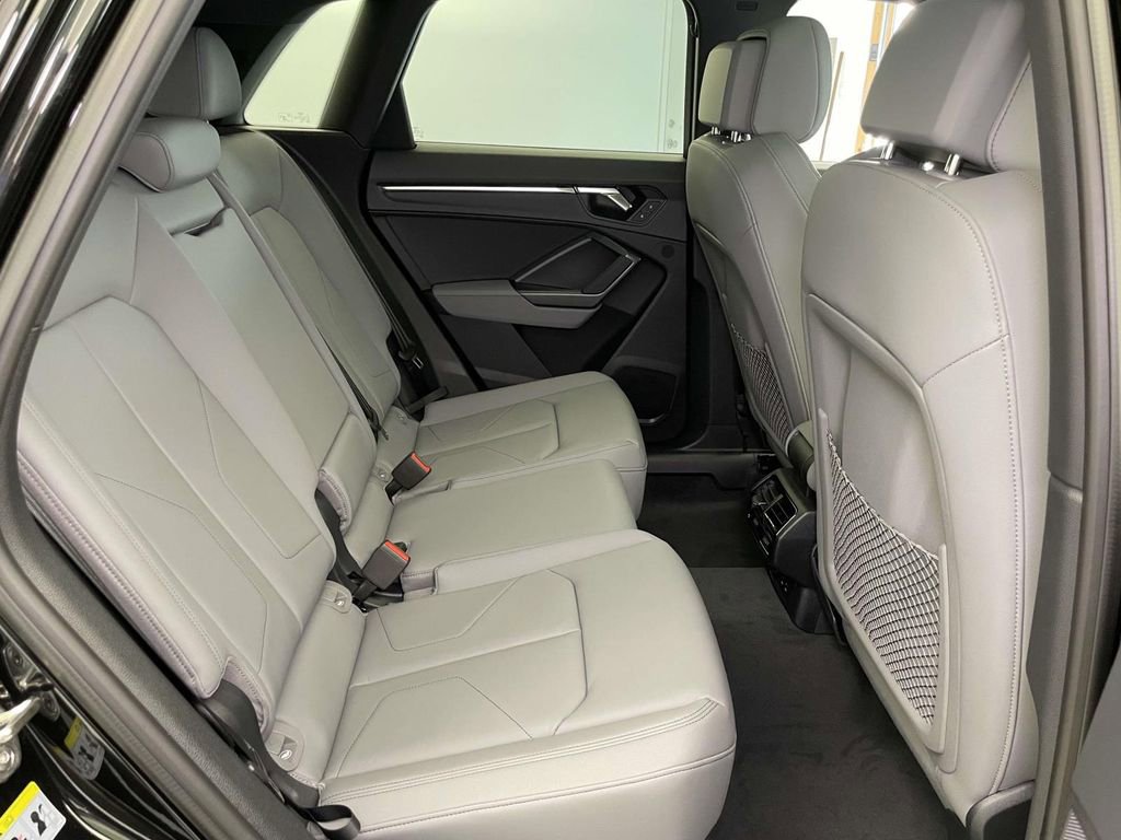 New 2025 Audi Q3 2.0T Premium image 22