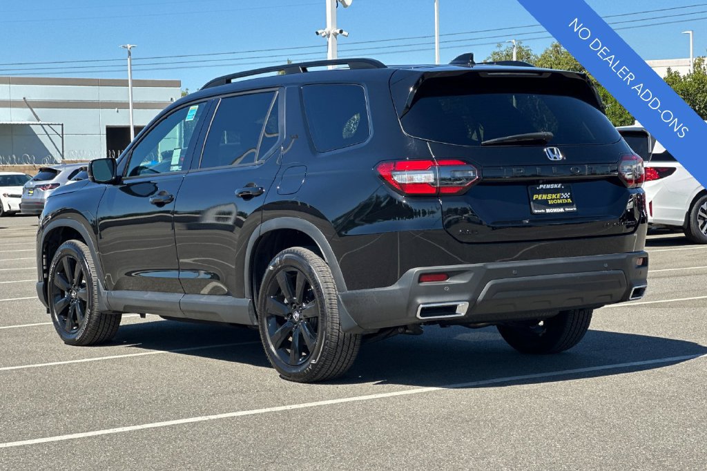 Certified 2025 Honda Pilot Black Edition image 6