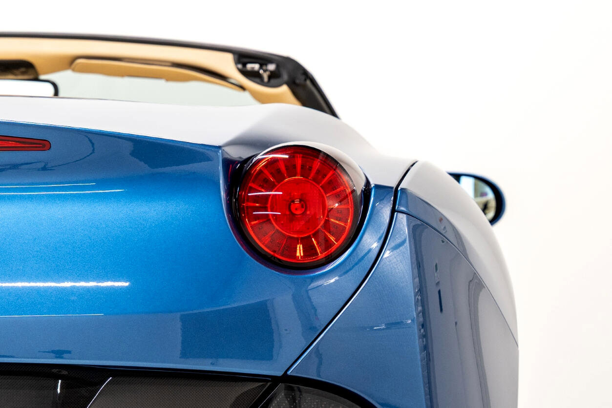 Used 2010 Ferrari California image 39