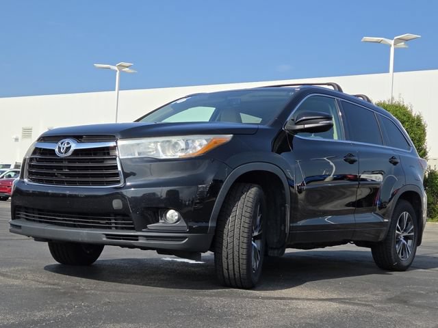 Used 2016 Toyota Highlander XLE w/ Protection Package #3 AWD/4WD image 12