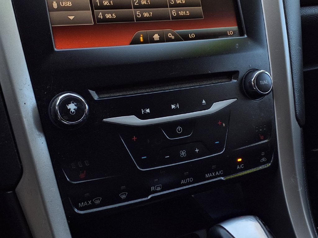 Used 2013 Ford Fusion SE FWD image 11