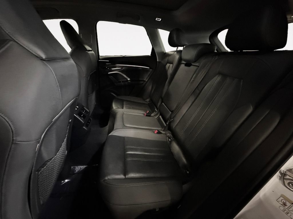 Used 2025 Audi Q5 Premium Plus w/ Premium Plus image 12