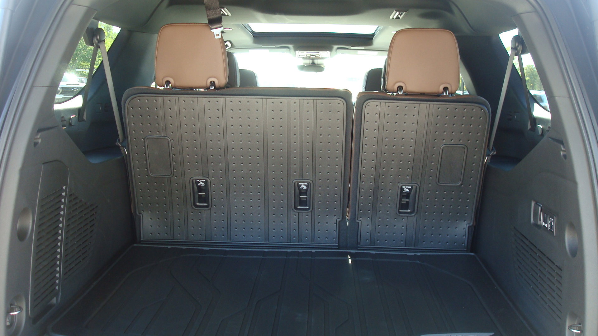 New 2026 Chevrolet Suburban High Country image 13