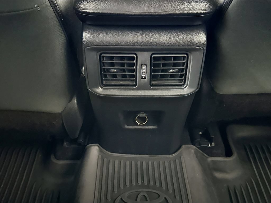 Used 2022 Toyota RAV4 LE FWD image 25