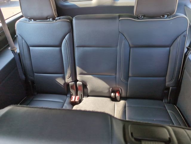 Used 2024 GMC Yukon XL SLT image 25