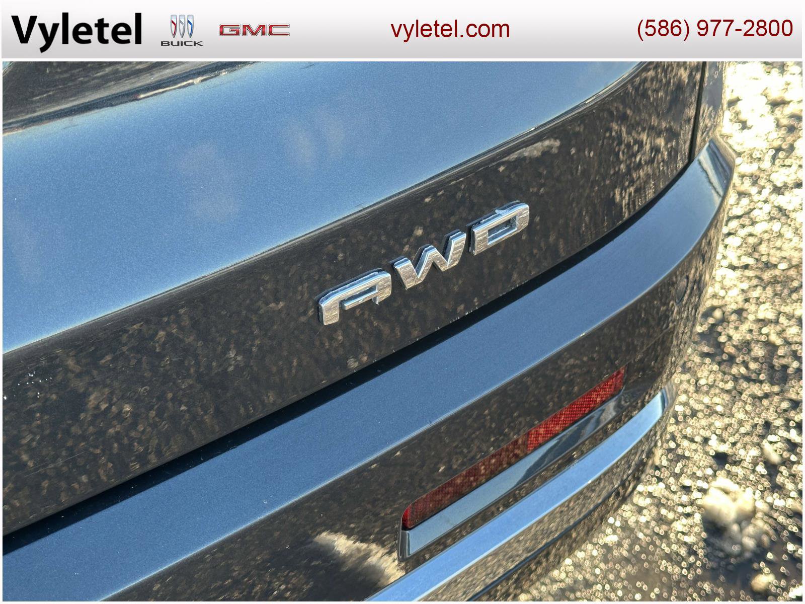 Used 2023 GMC Acadia Denali w/ Denali Technology Package image 9