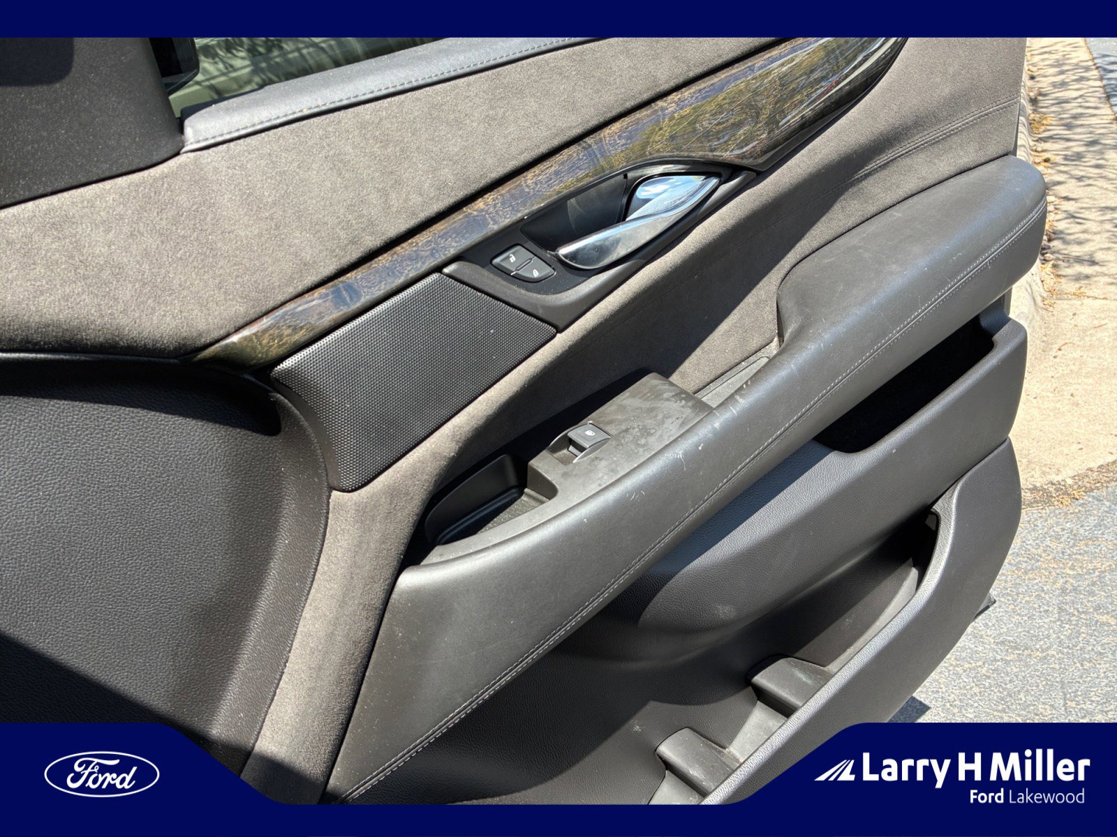 Used 2016 Cadillac Escalade Platinum AWD/4WD image 16